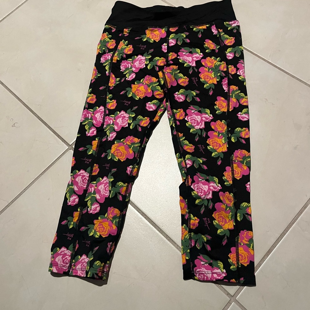Betsey Johnson leggings crop small floral 908